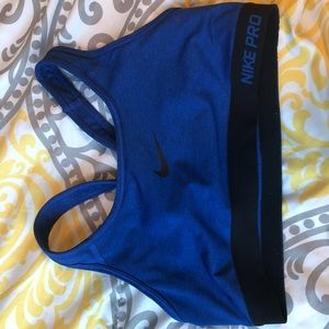 Women’s Nike Pro sports bra